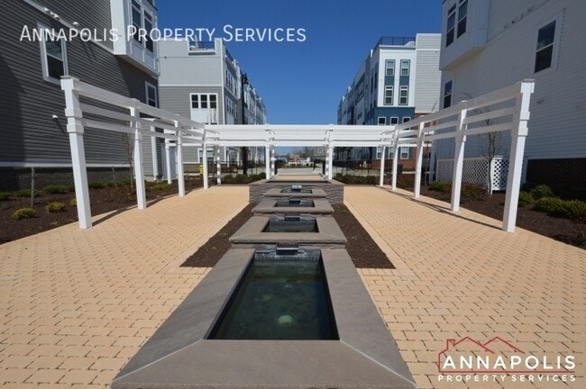 Building Photo - 529 Leftwich Ln