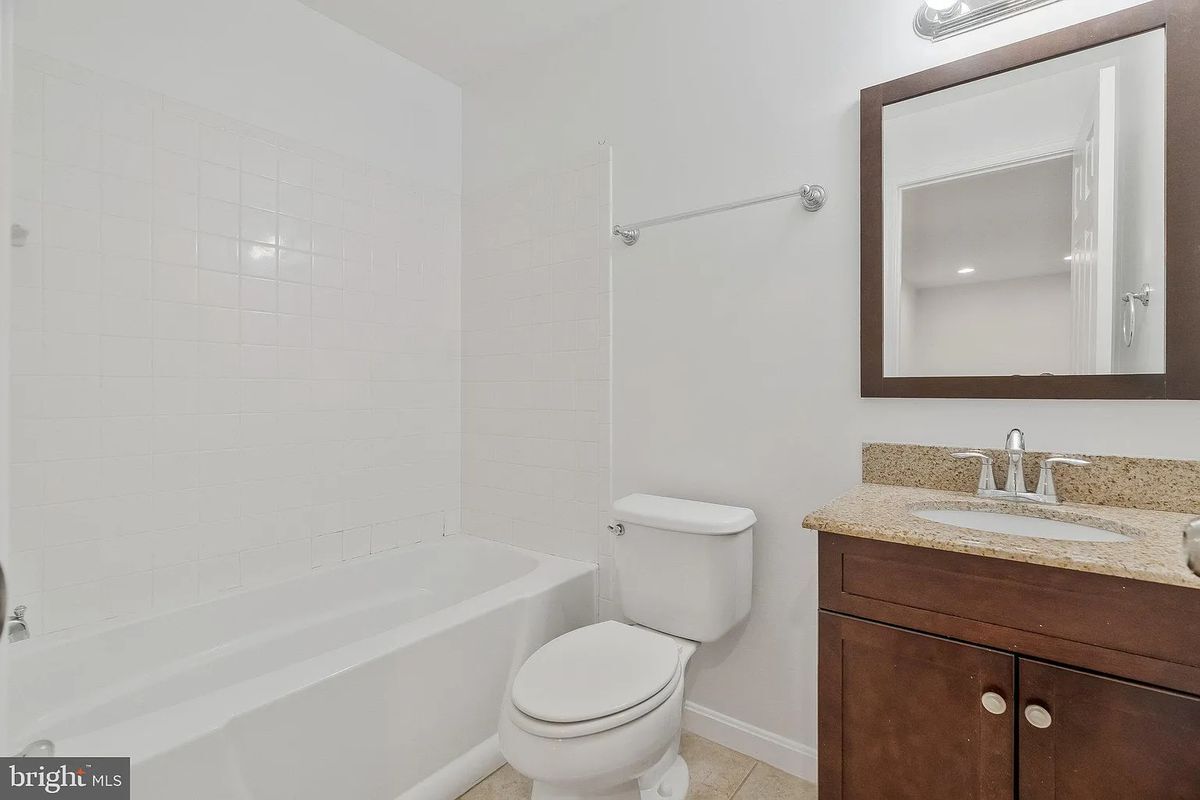 Building Photo - 20573 Breezyhill Dr