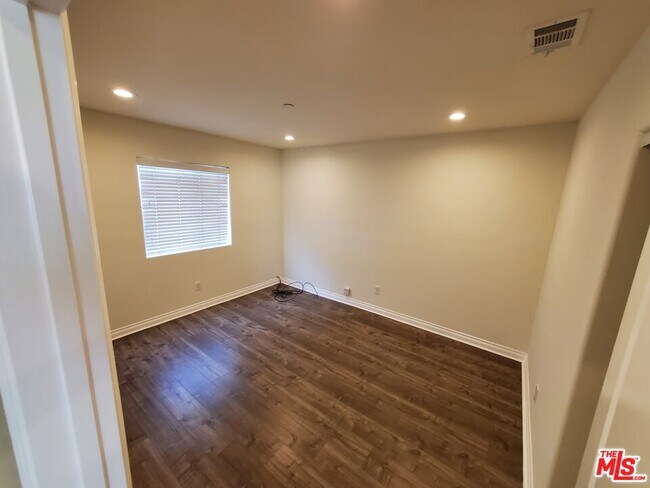 Building Photo - 2227 Hauser Blvd