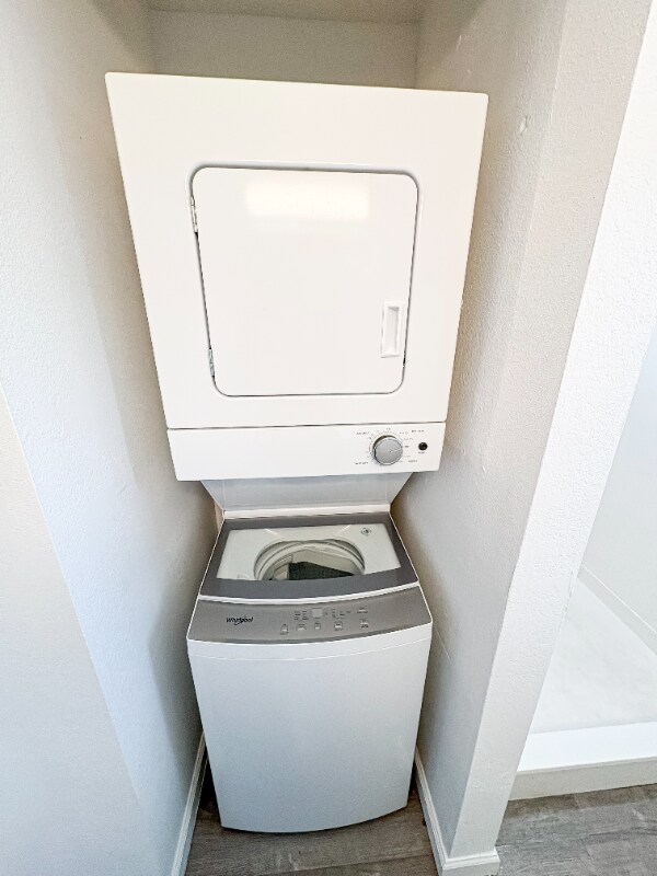 Building Photo - 1110 E Highland Ave