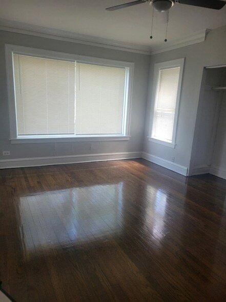 Building Photo - 7918 S Essex Ave