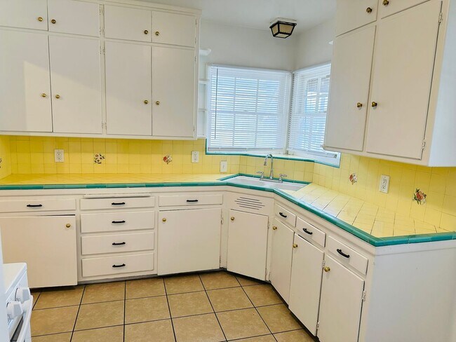Building Photo - Single-Story Home on a Large Lot in Redlands