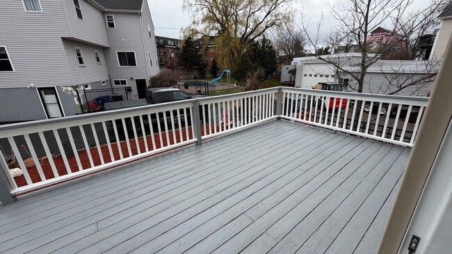 Building Photo - 14 Arcadia St