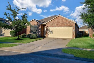 Building Photo - 15406 Key Crest Ln
