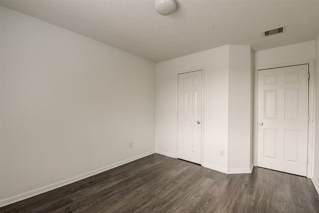 Building Photo - 834 Sweet Flower Dr