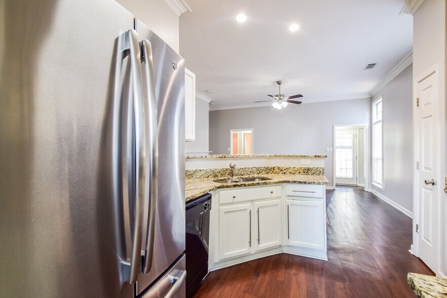 Building Photo - 4051 Bordeaux Ridge Cove S