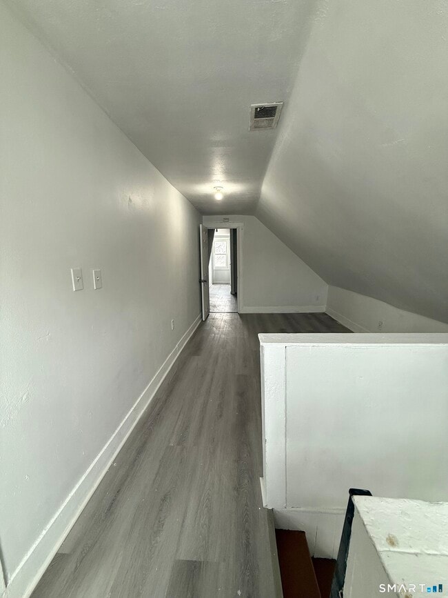 Building Photo - 21 Edgar St