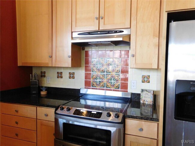 Building Photo - 701 N 15th St