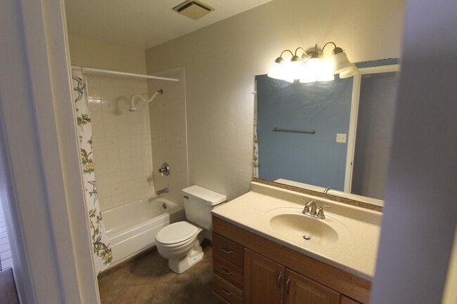 Building Photo - 7721 White St NE