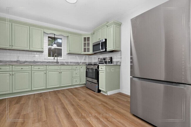Building Photo - 2900 Lott Dr