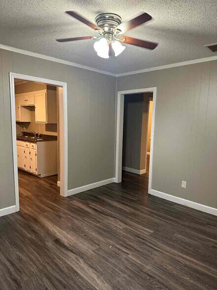 Building Photo - 769 Hilton St