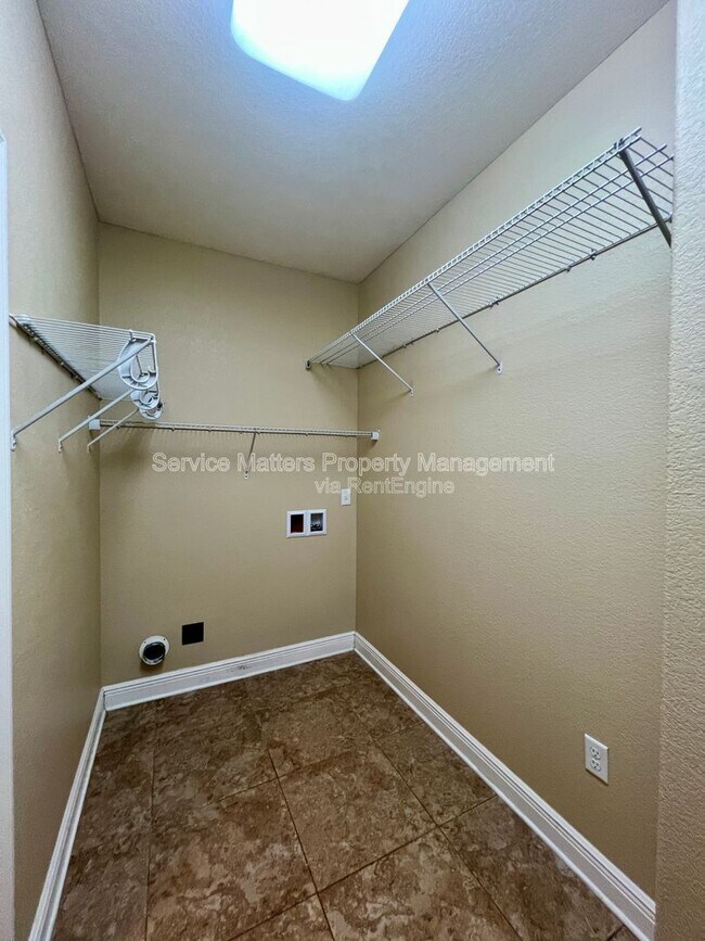 Building Photo - 2926 Greystone Dr