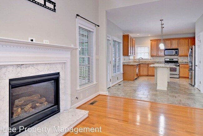 Building Photo - 5 br, 3 bath House - 206 Estons Run