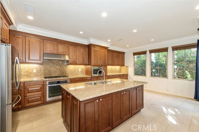 Building Photo - 83 Bianco