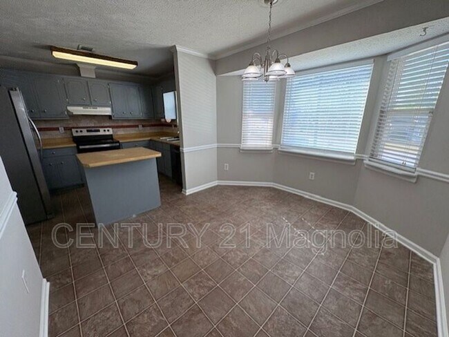 Building Photo - 3909 Almon Dr