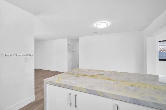 Building Photo - 3980 SW 121st Ave