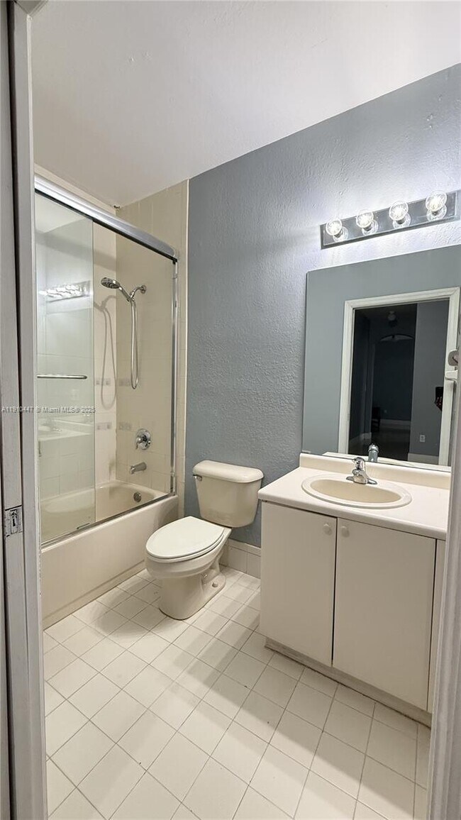 Building Photo - 1692 SE 29th Ct