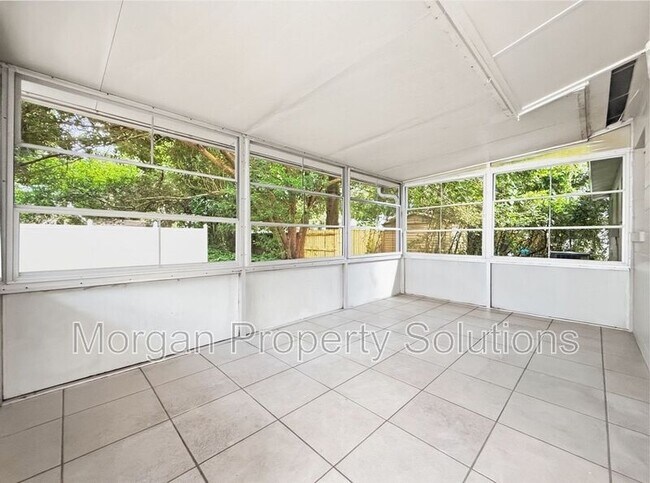 Building Photo - 1221 Poinsettia Ave