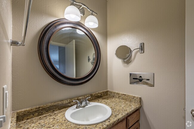 1BR, 1BA - 524 SF - Madeira Apartments