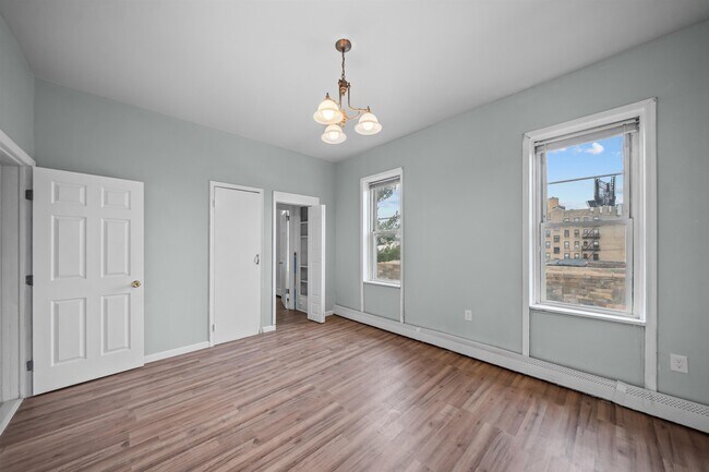 Building Photo - 3311 Pleasant Ave