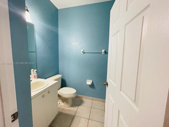 Building Photo - 903 N Santa Catalina Cir