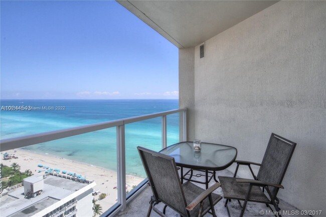 Building Photo - 16699 Collins Ave