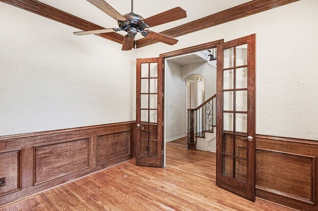 Building Photo - Beautiful home with classic styling, minutes away from Uptown, Oak Lawn, Cityplace, and Lower Gre...