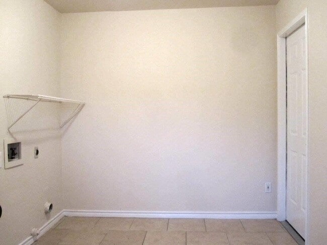 Building Photo - 8811 Clearbrook Trail