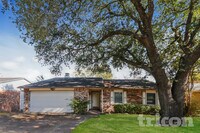 Building Photo - 6026 Lakecrest Dr