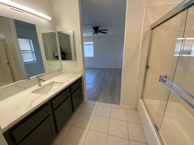 Building Photo - Modern Beach House