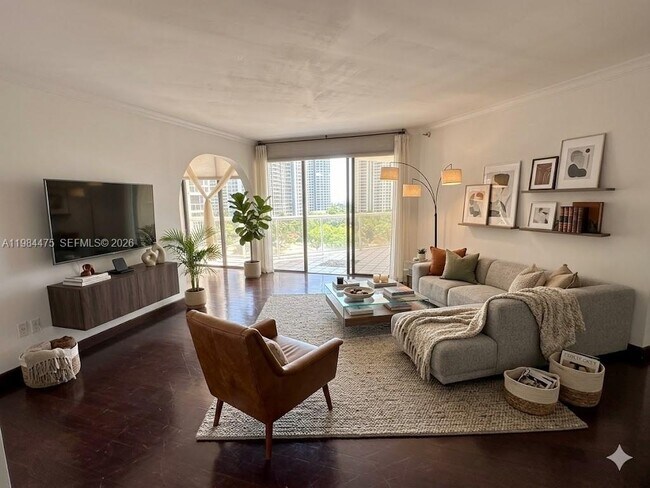 Building Photo - 3610 Yacht Club Dr