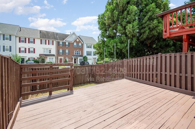 Building Photo - 45425 Clarkes Crossing Square