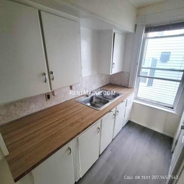 Building Photo - 101 Front St