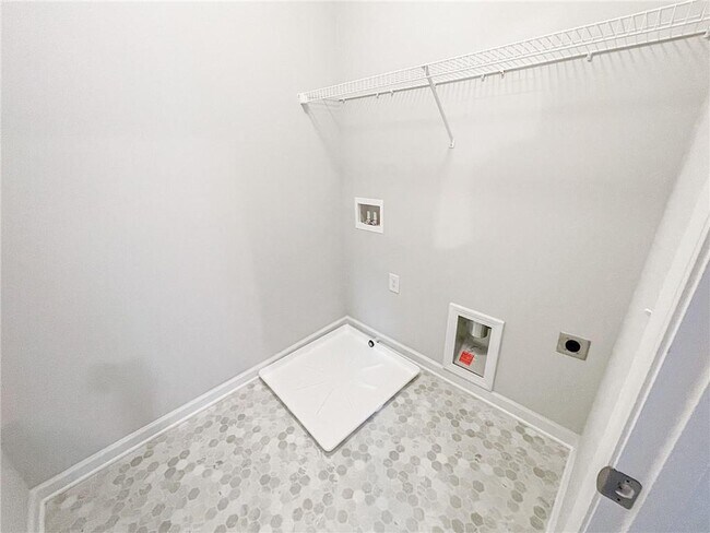 Building Photo - 4624 Silver Oak Dr SW