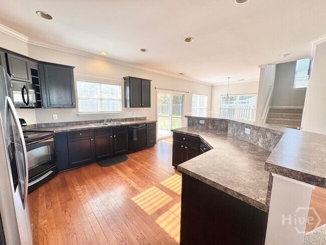 Building Photo - 290 Willow Oak Dr