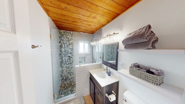 Building Photo - Oceanfront | 2nd Floor Condo