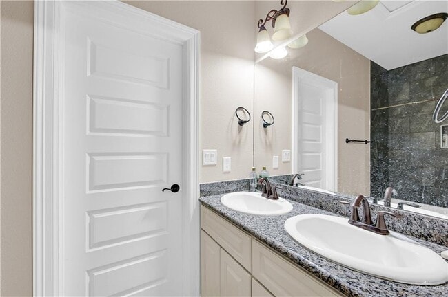 Building Photo - 33 Colvin Ave