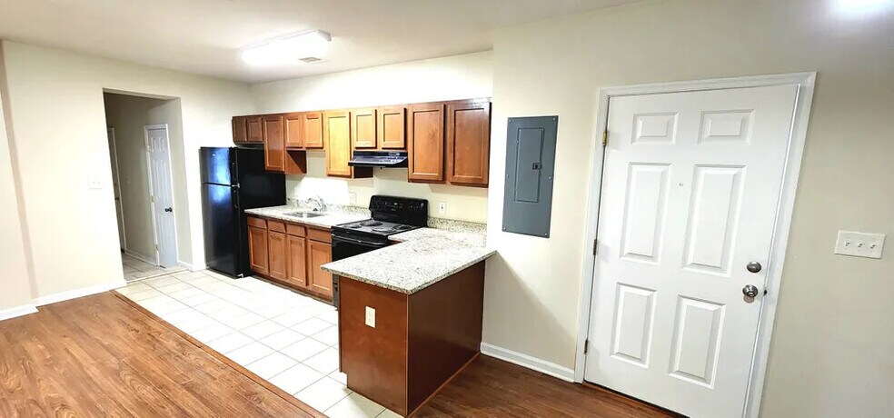 Primary Photo - 173 36th St NE