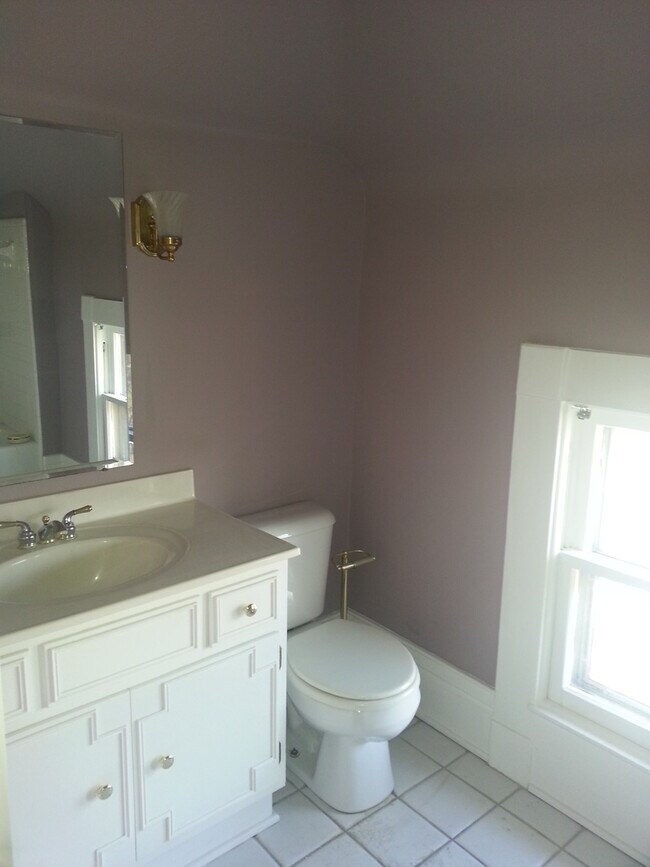 Building Photo - Beautiful 2 bedroom 3 bath condo in the Cherokee Triangle/ Highlands area- ready mid May