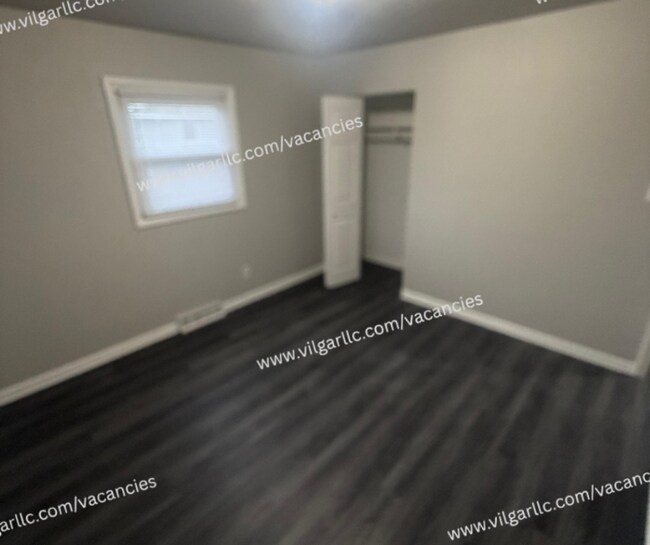 Building Photo - 5583 - 85 Tulip Ave