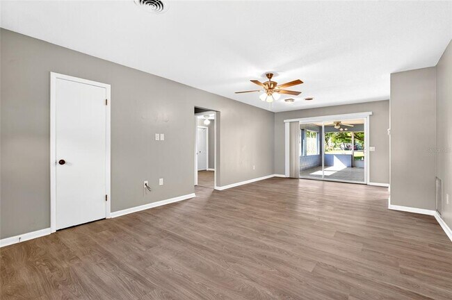 Building Photo - 3423 SW 27th St