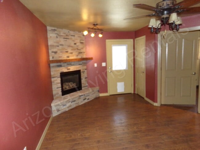 Building Photo - BEAUTIFUL HOME NEAR WALLECK RANCH