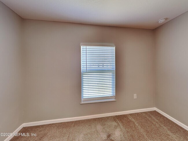 Building Photo - 42 Rickenbacker Dr