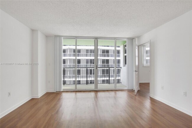 Building Photo - 1756 N Bayshore Dr