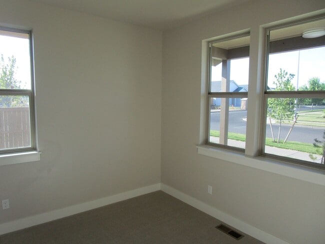 Building Photo - New Construction 4 Bedroom Home, 1 Block from Barnes Butte Elementary! - Available Soon!