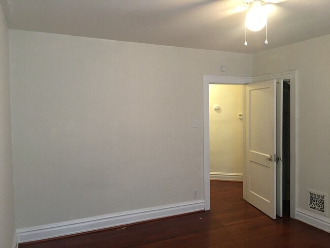 Building Photo - 3101 Miami St