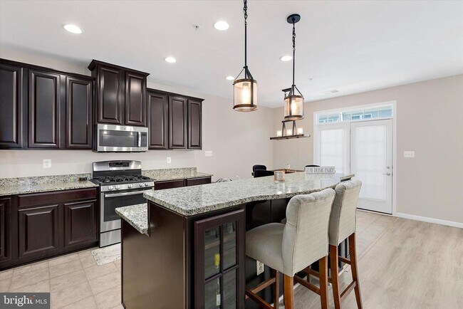 Building Photo - 364 Chessington Dr