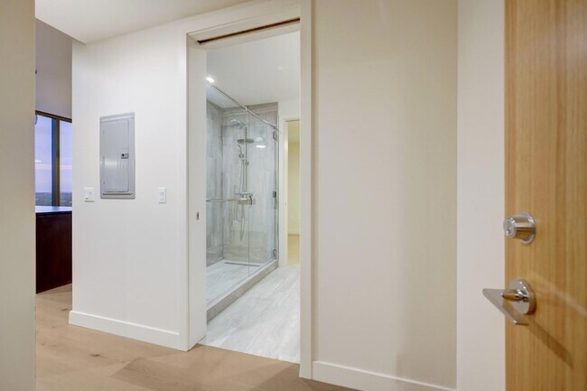 Building Photo - 44 East Ave