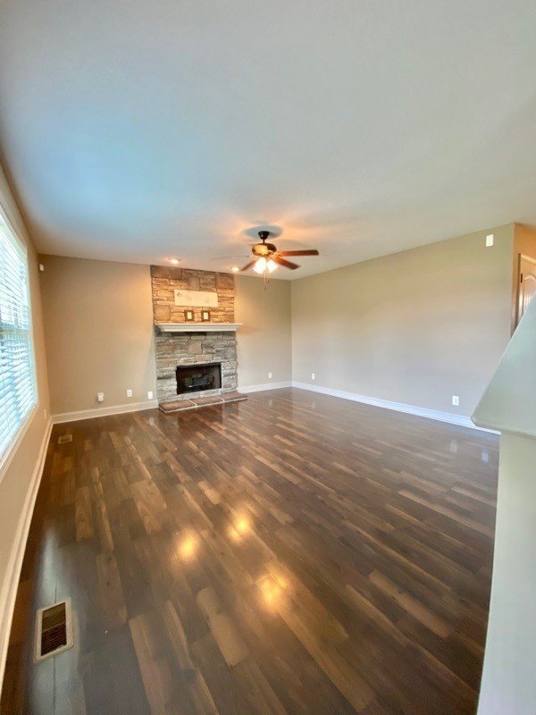 Building Photo - 582 Kicker Ct