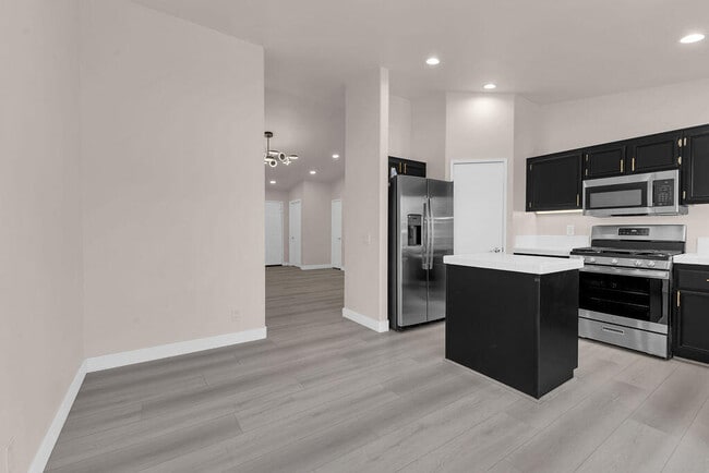 Building Photo - 83950 Avenida Serena